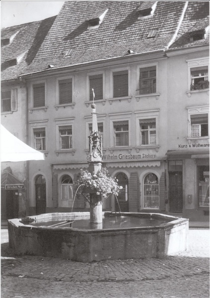 Datei:Rathausbrunnen.jpg